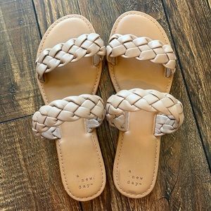 A New Day women’s sandals size 10